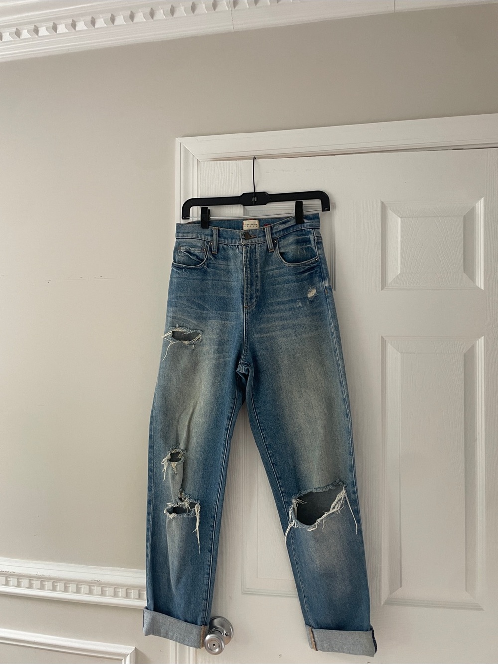 Alice + Olivia “Amazing” high waist Distressed Boyfriend Jeans
